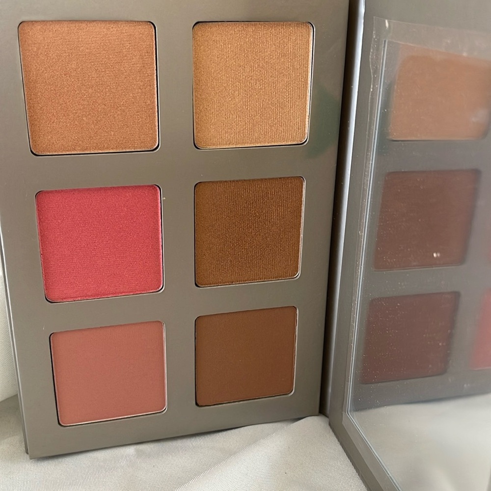 Iconic London Blaze Chaser face Pallete